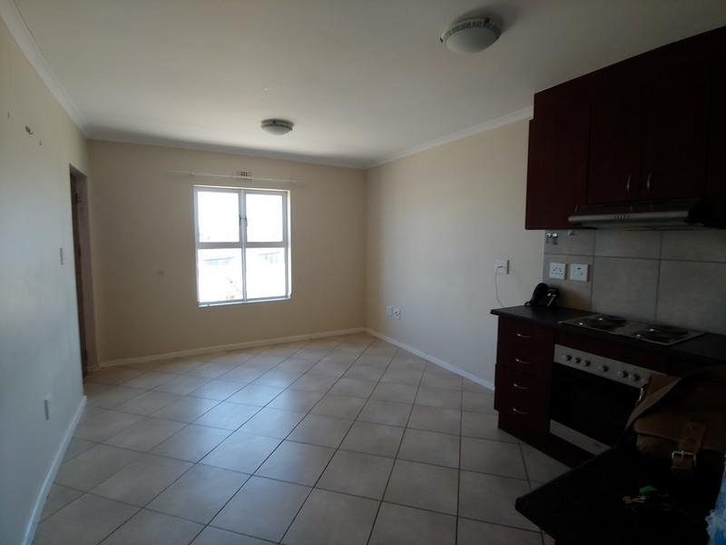 To Let 2 Bedroom Property for Rent in Buhrein Western Cape